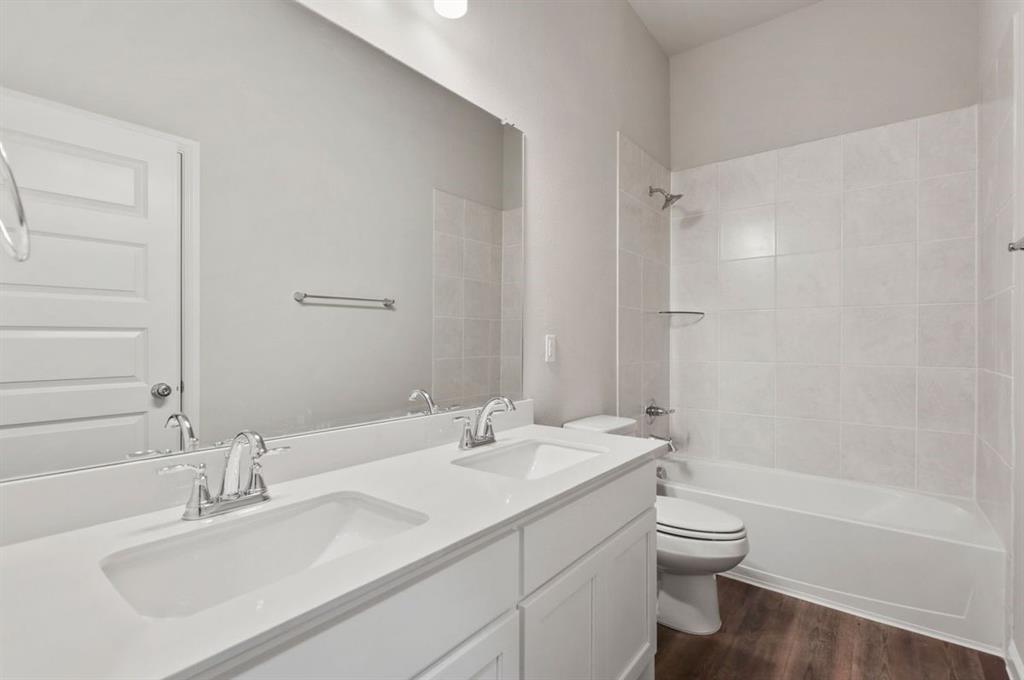2230 Wexford Way Property Photo 9