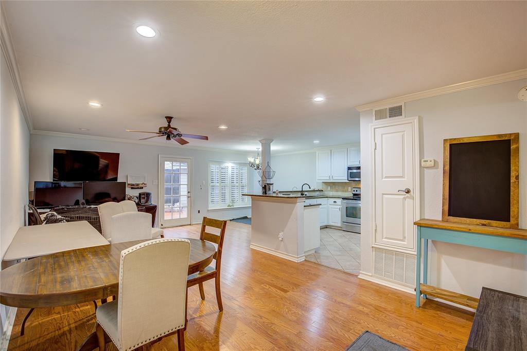 9416 Timberleaf Drive Property Photo 10