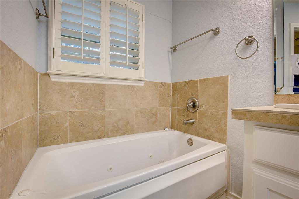 9416 Timberleaf Drive Property Photo 19