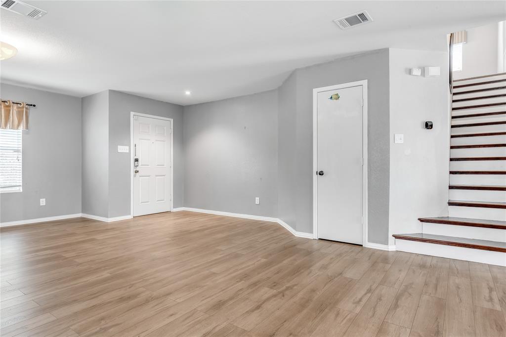 7061 Seton Hall Drive Property Photo 2