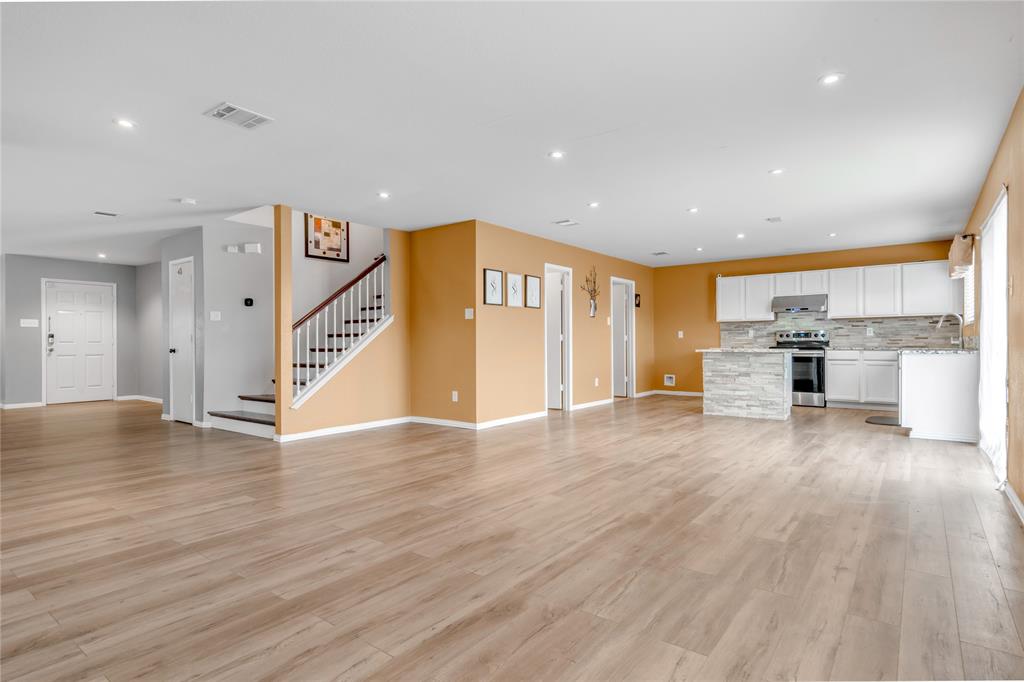 7061 Seton Hall Drive Property Photo 8