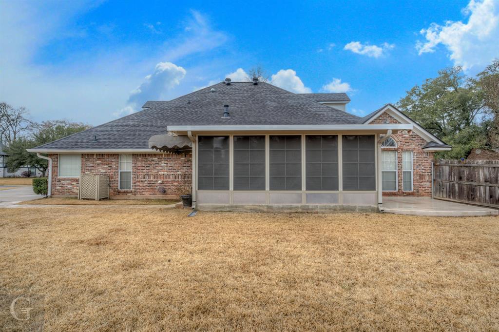 2116 Landau Lane Property Photo 11