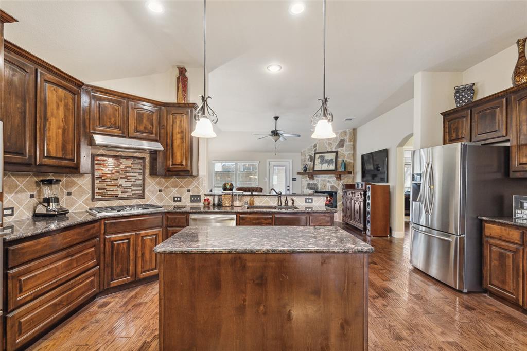 10205 Raspberry Road Property Photo 9