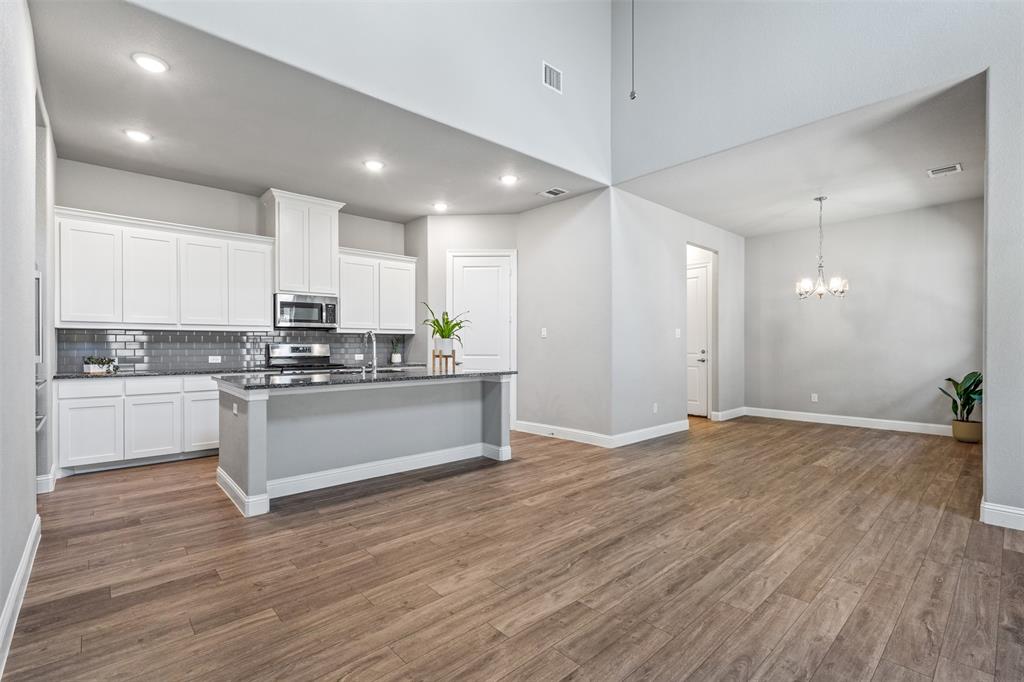 5637 Traveller Drive Property Photo 8