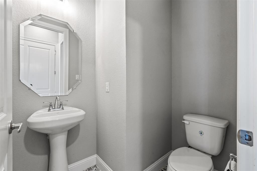 5637 Traveller Drive Property Photo 14