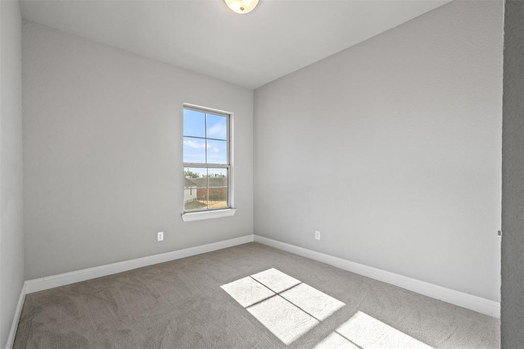 5637 Traveller Drive Property Photo 15