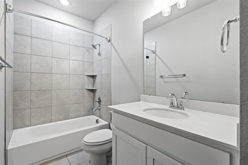5637 Traveller Drive Property Photo 17