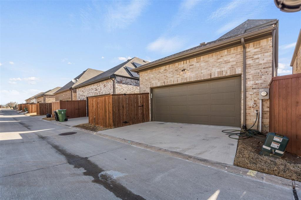 5637 Traveller Drive Property Photo 19