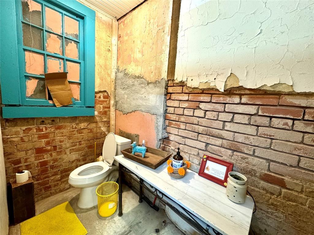 114 N Central Avenue Property Photo 22