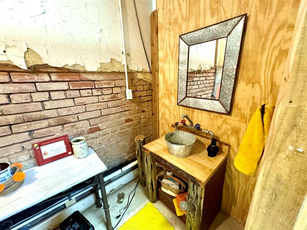114 N Central Avenue Property Photo 23