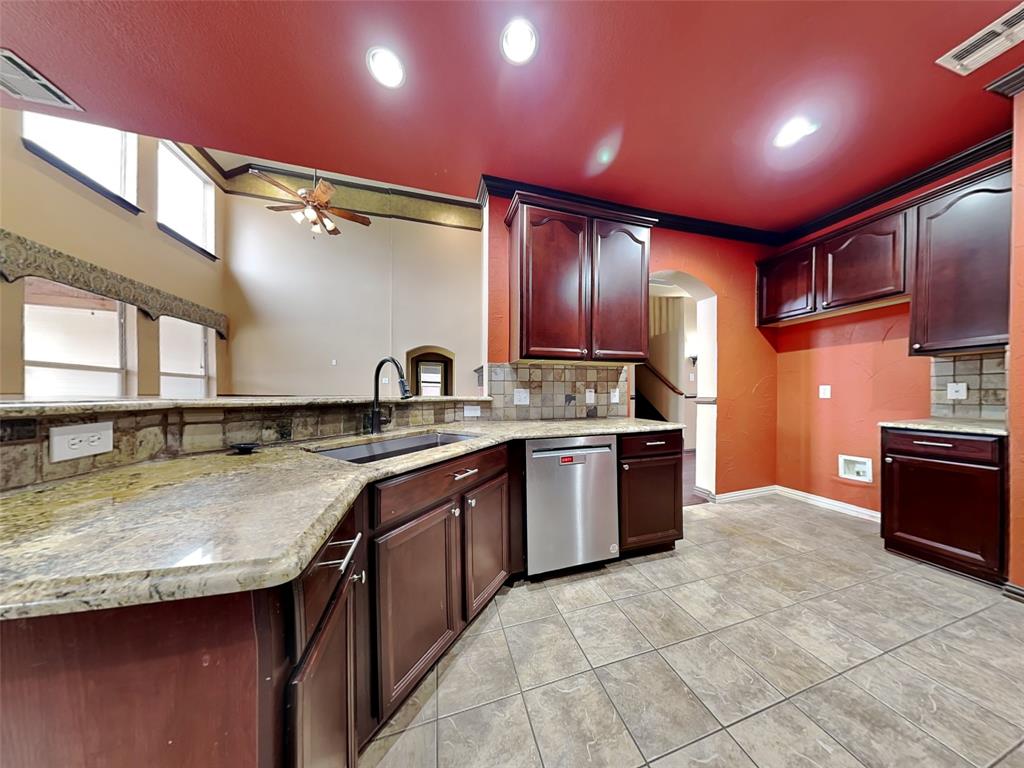 6509 Taprock Drive Property Photo 8