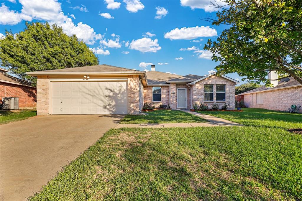 208 Blazing Star Trail Property Photo 1