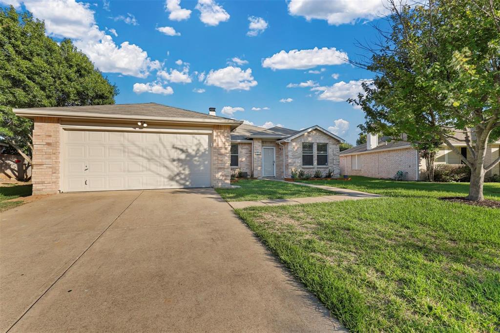 208 Blazing Star Trail Property Photo 2
