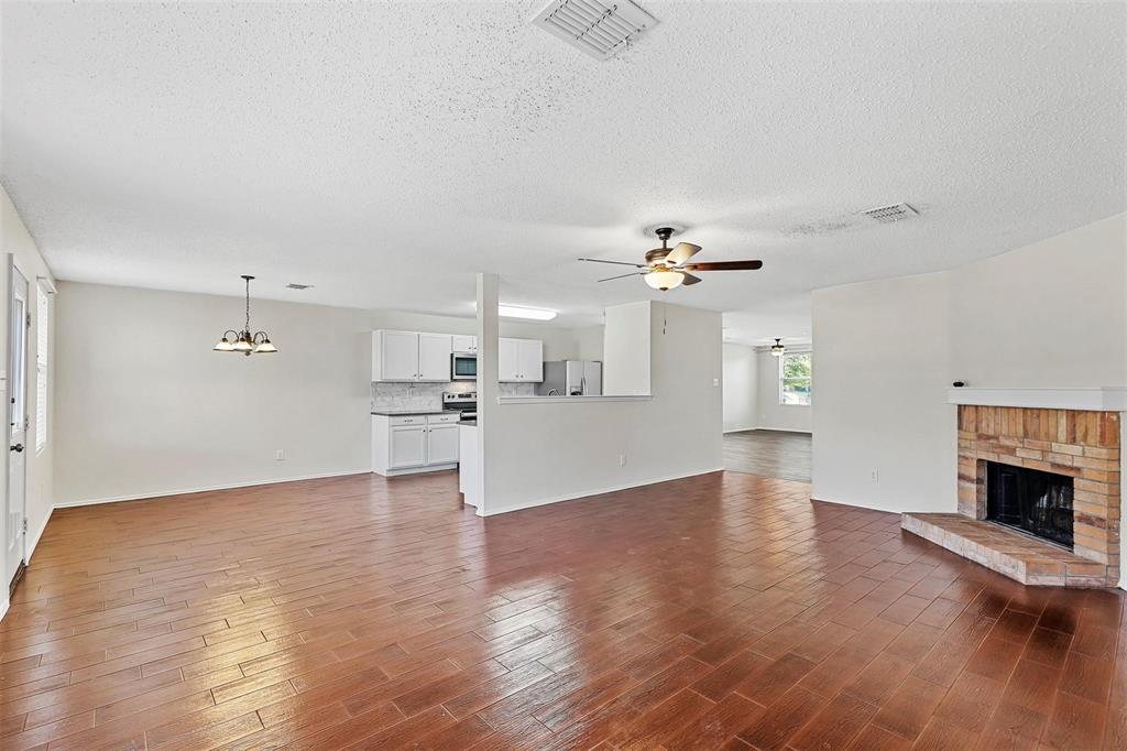 208 Blazing Star Trail Property Photo 4