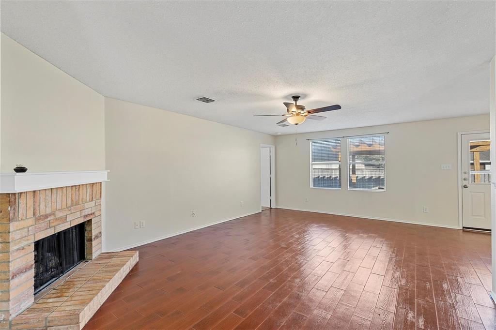 208 Blazing Star Trail Property Photo 5