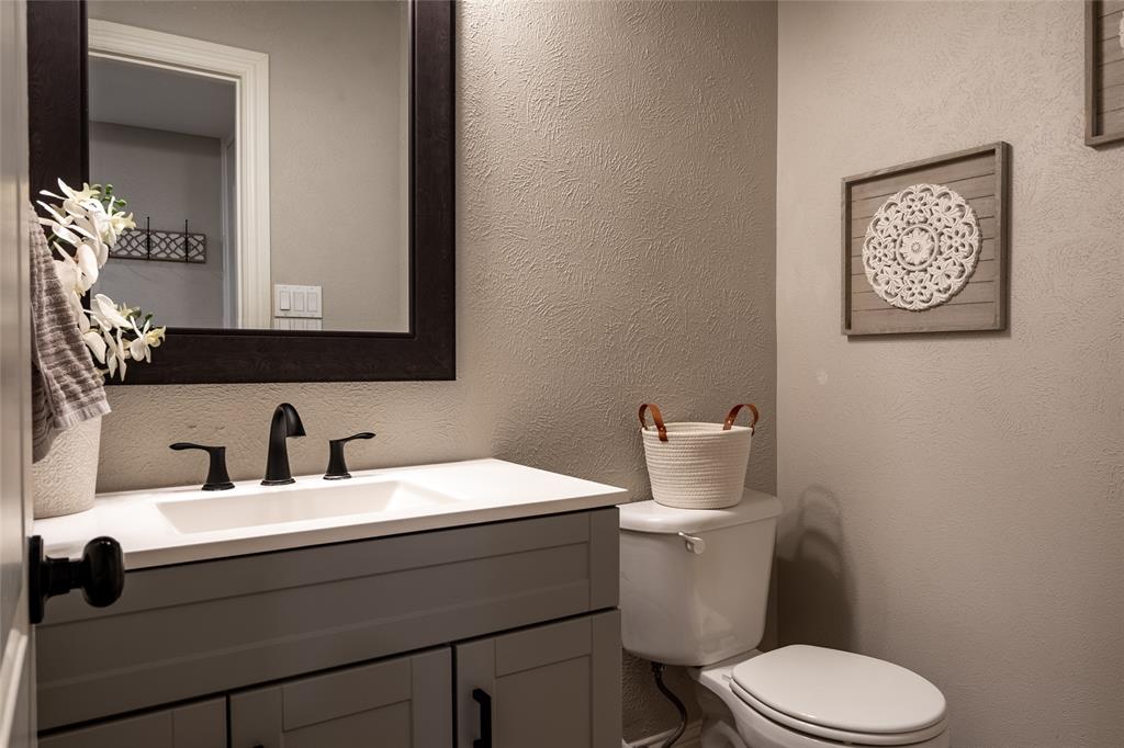 2301 Chinaberry Drive Property Photo 2