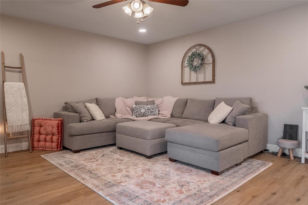 2301 Chinaberry Drive Property Photo 18