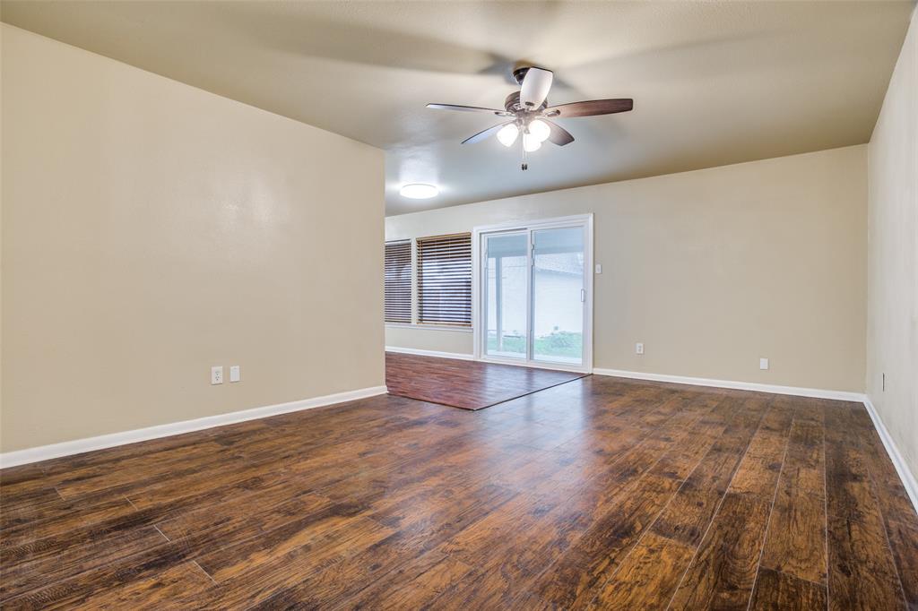 528 Wallace Drive Property Photo 2