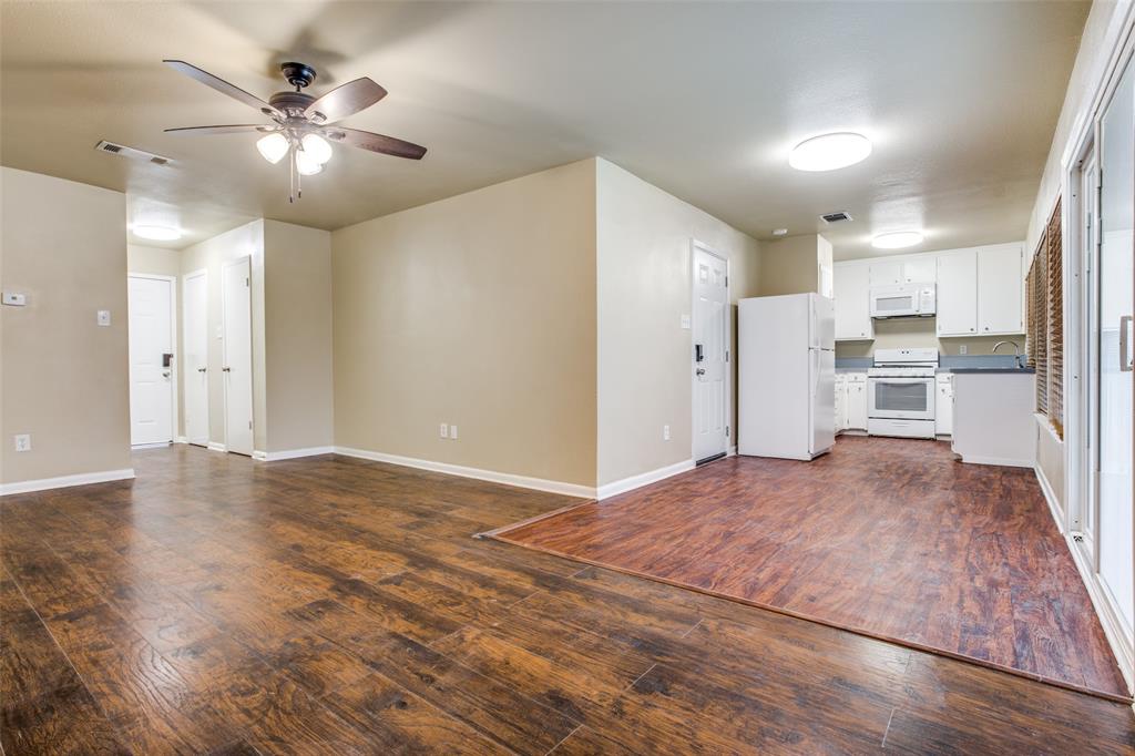 528 Wallace Drive Property Photo 3