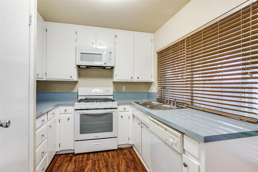 528 Wallace Drive Property Photo 5