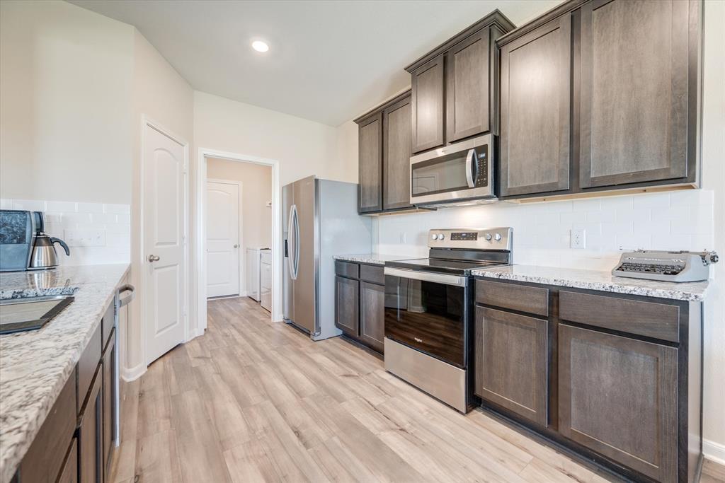 1053 Maidenhair Lane Property Photo 15