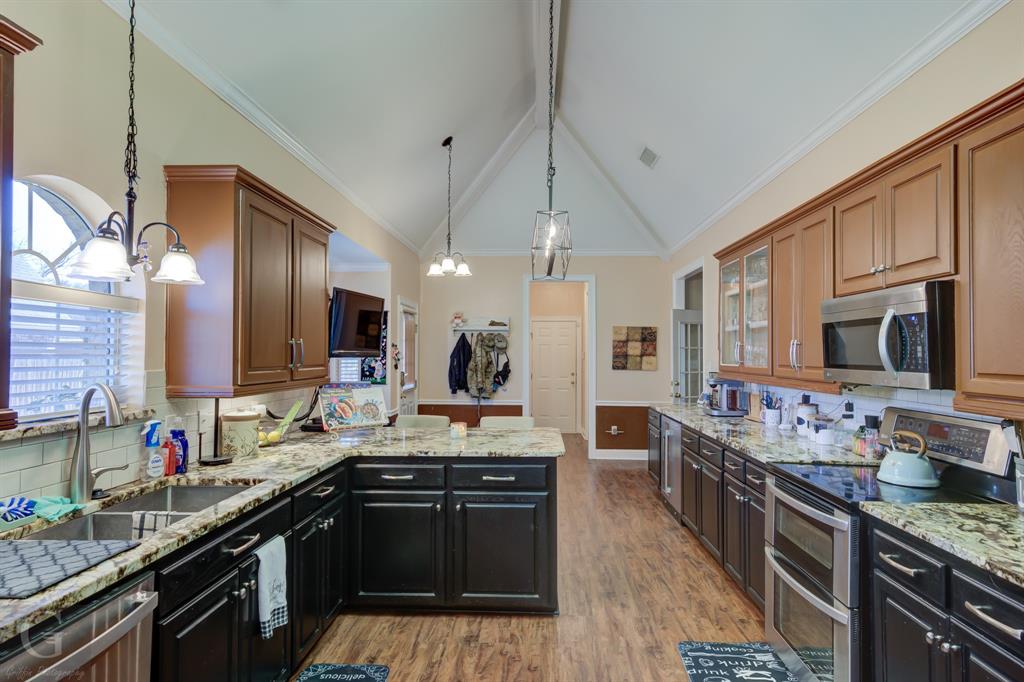 104 Oxford Circle Property Photo 8