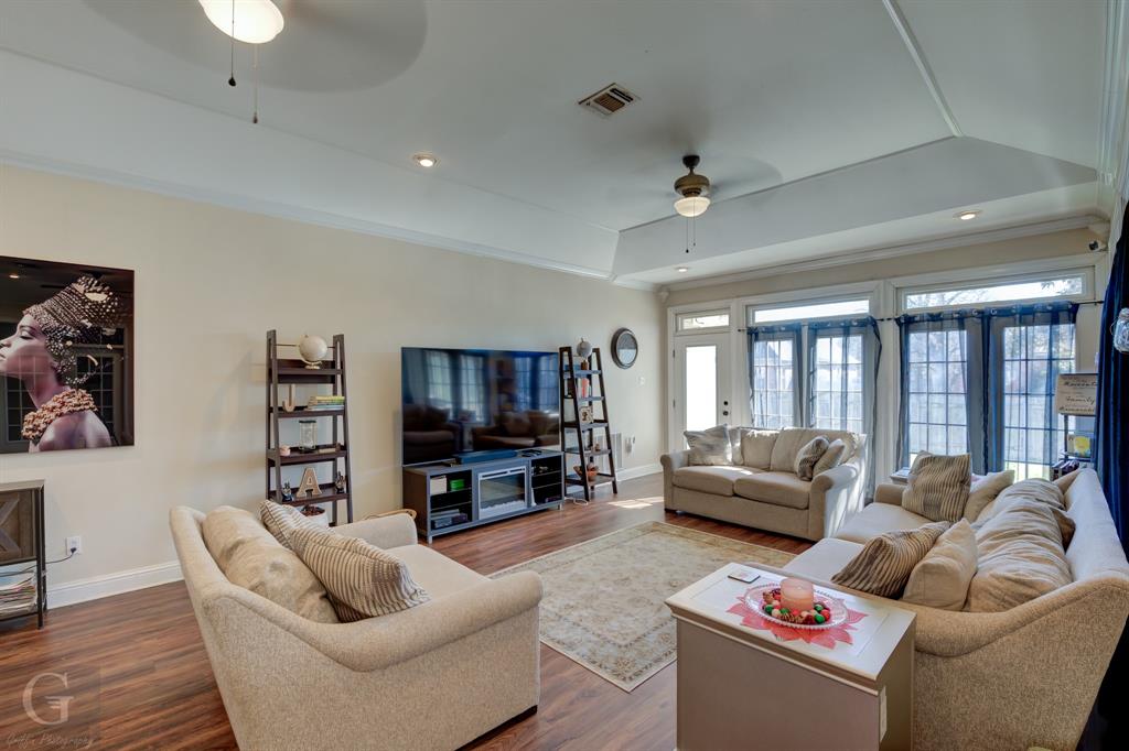 104 Oxford Circle Property Photo 11