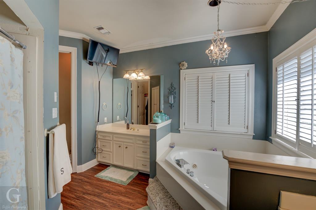 104 Oxford Circle Property Photo 16