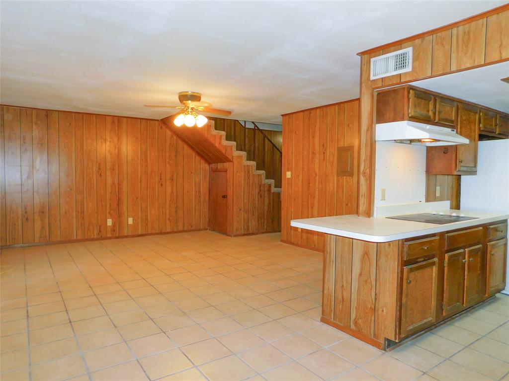 2408 Bernard Street Property Photo 7
