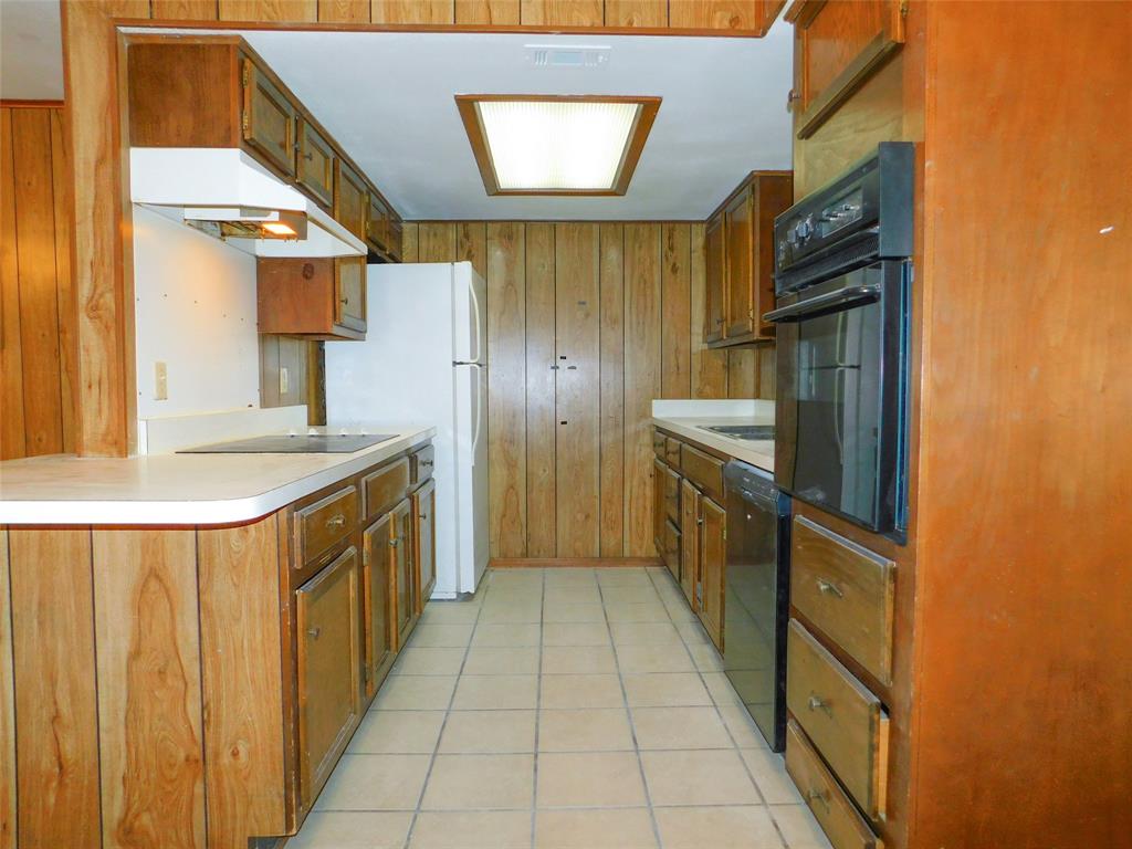 2408 Bernard Street Property Photo 10