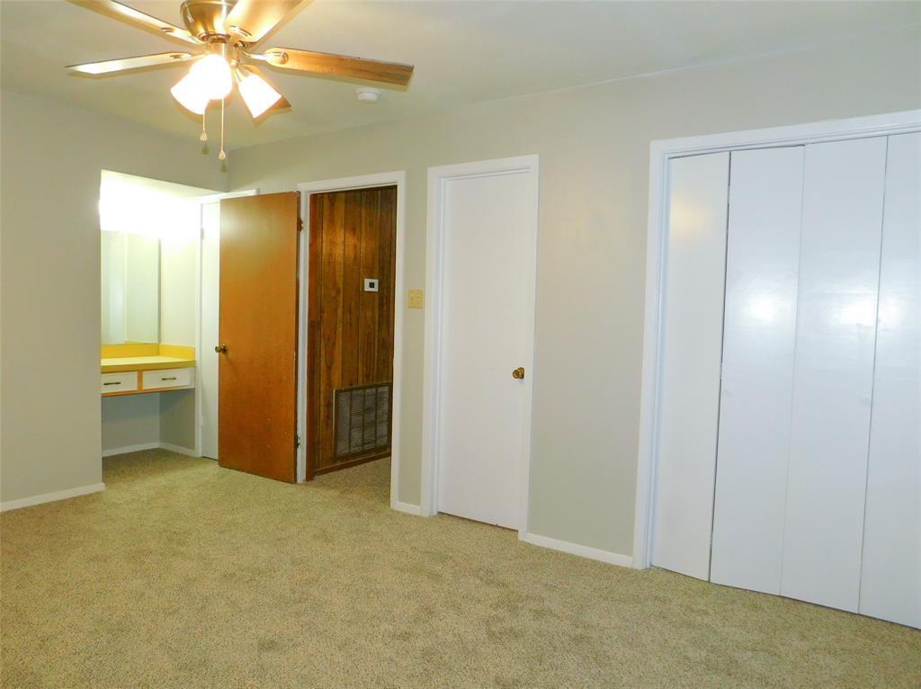 2408 Bernard Street Property Photo 11