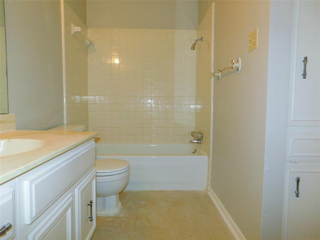 2408 Bernard Street Property Photo 13