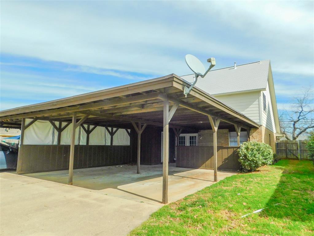 2408 Bernard Street Property Photo 23