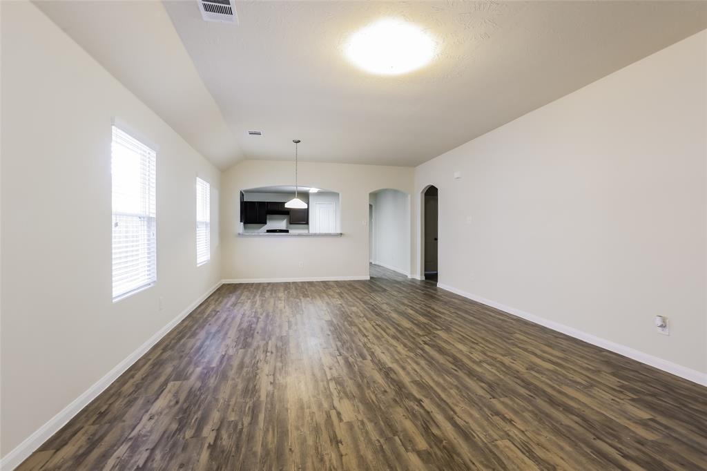 1604 Cardinal Drive Property Photo 4