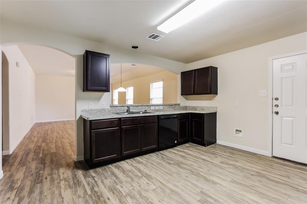 1604 Cardinal Drive Property Photo 6