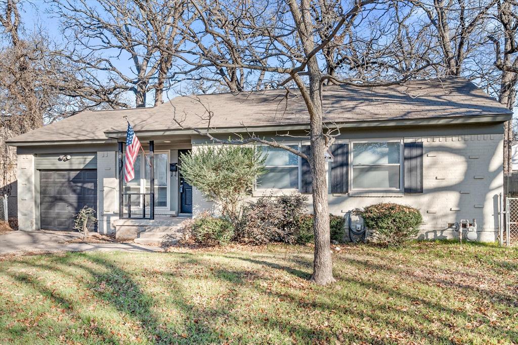 1011 W Inwood Drive Property Photo 2