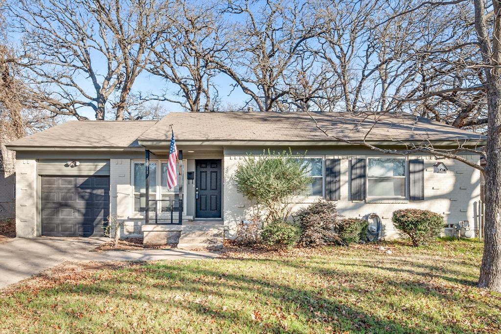 1011 W Inwood Drive Property Photo 4