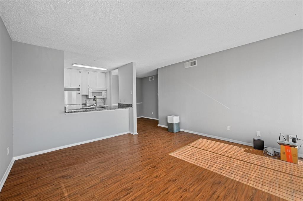 1810 N Garrett Avenue Property Photo 6