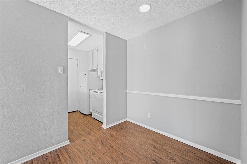 1810 N Garrett Avenue Property Photo 12