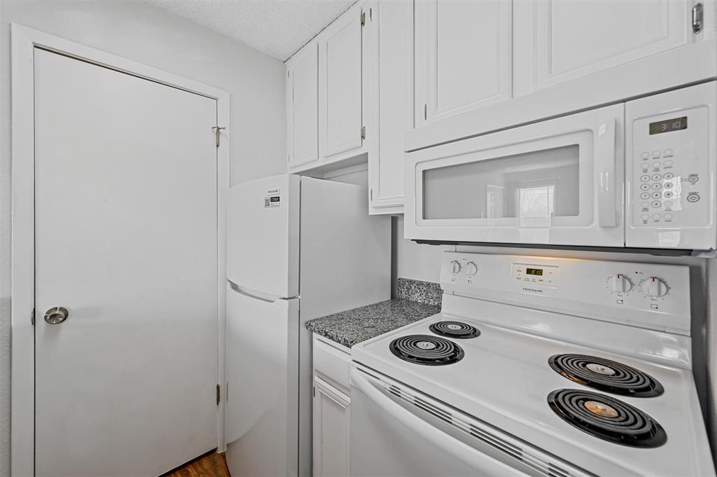 1810 N Garrett Avenue Property Photo 17