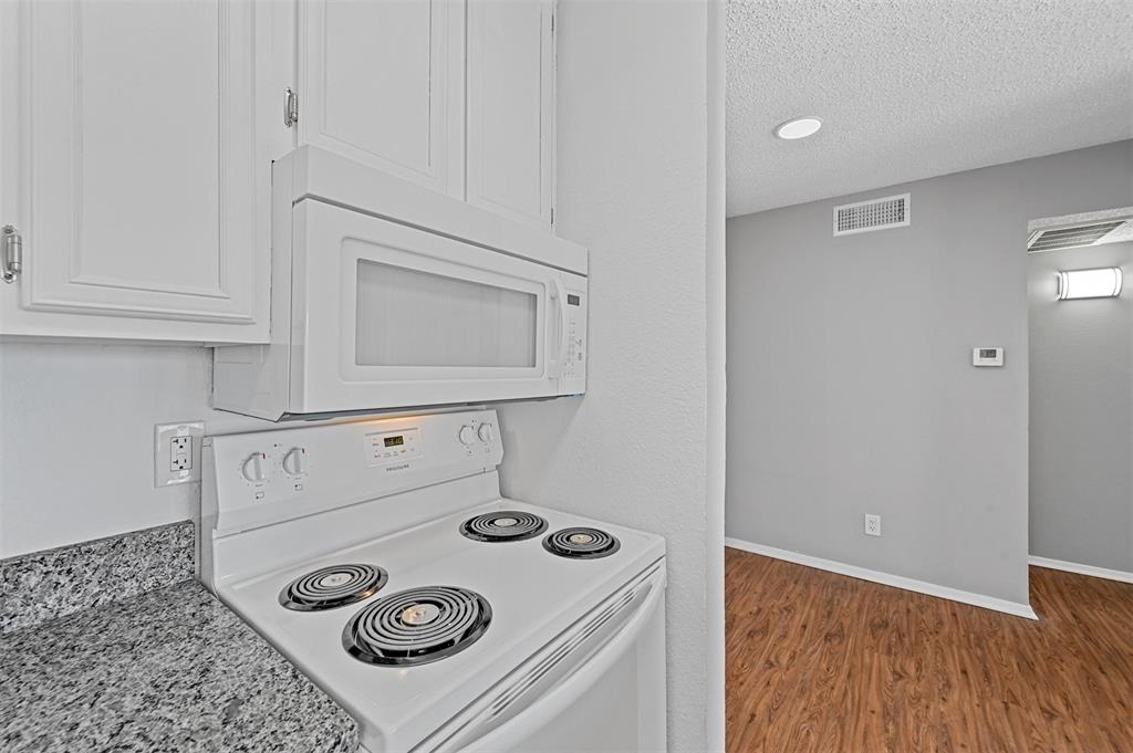 1810 N Garrett Avenue Property Photo 18