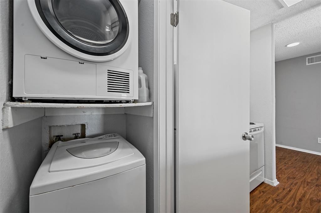 1810 N Garrett Avenue Property Photo 20