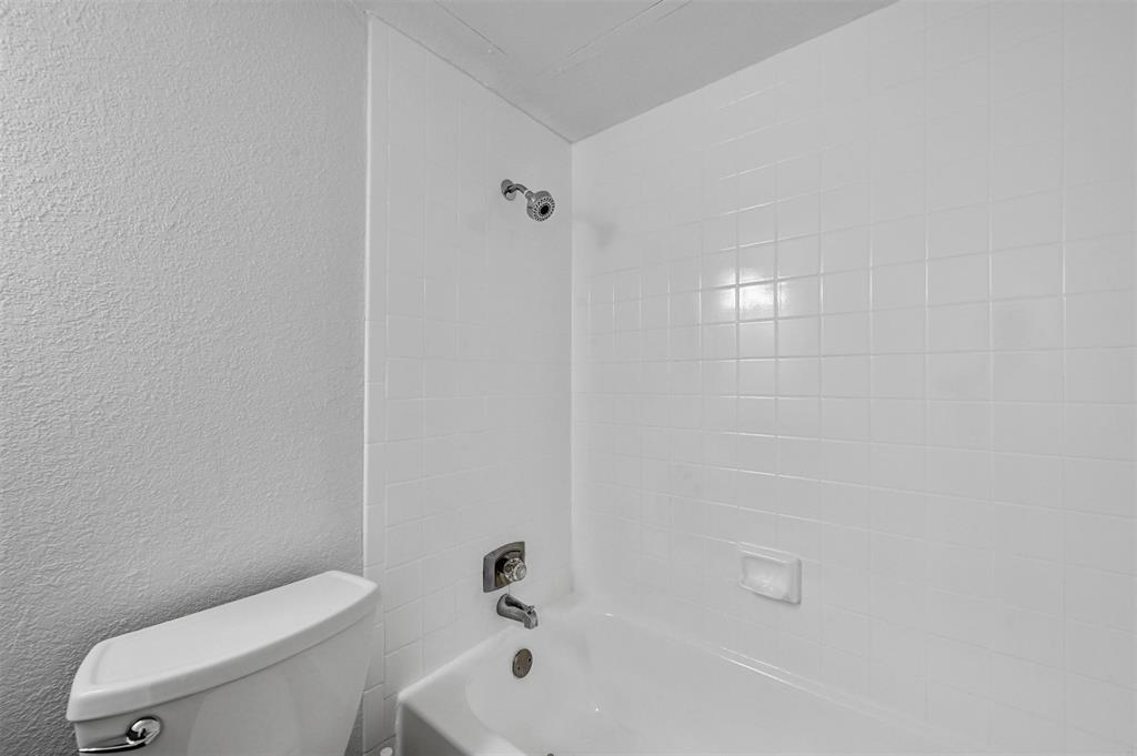 1810 N Garrett Avenue Property Photo 23
