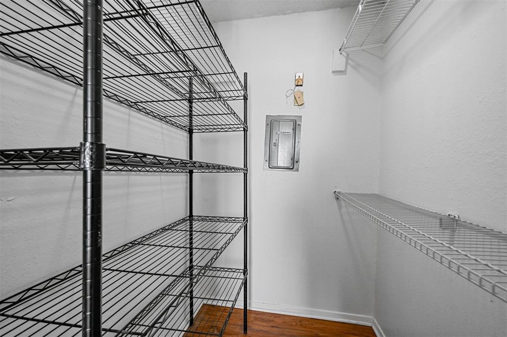 1810 N Garrett Avenue Property Photo 28