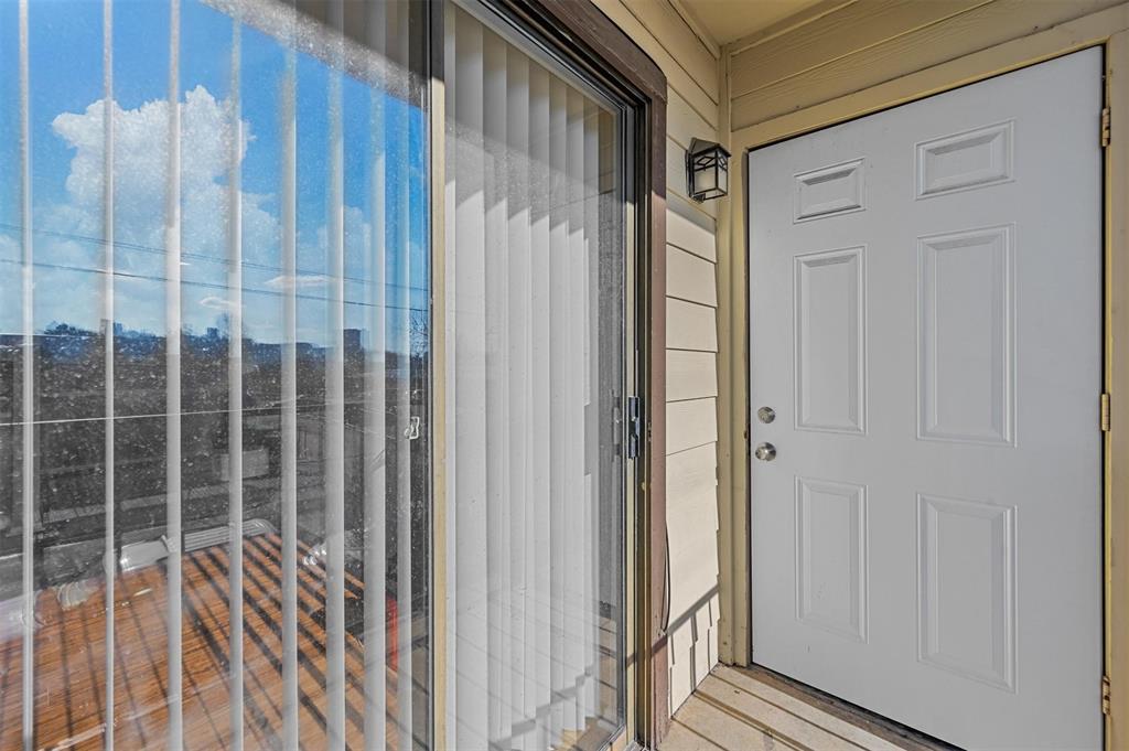 1810 N Garrett Avenue Property Photo 31