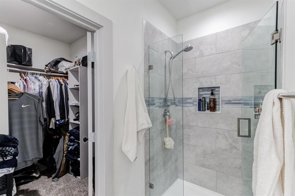 6027 Rivendell Drive Property Photo 8