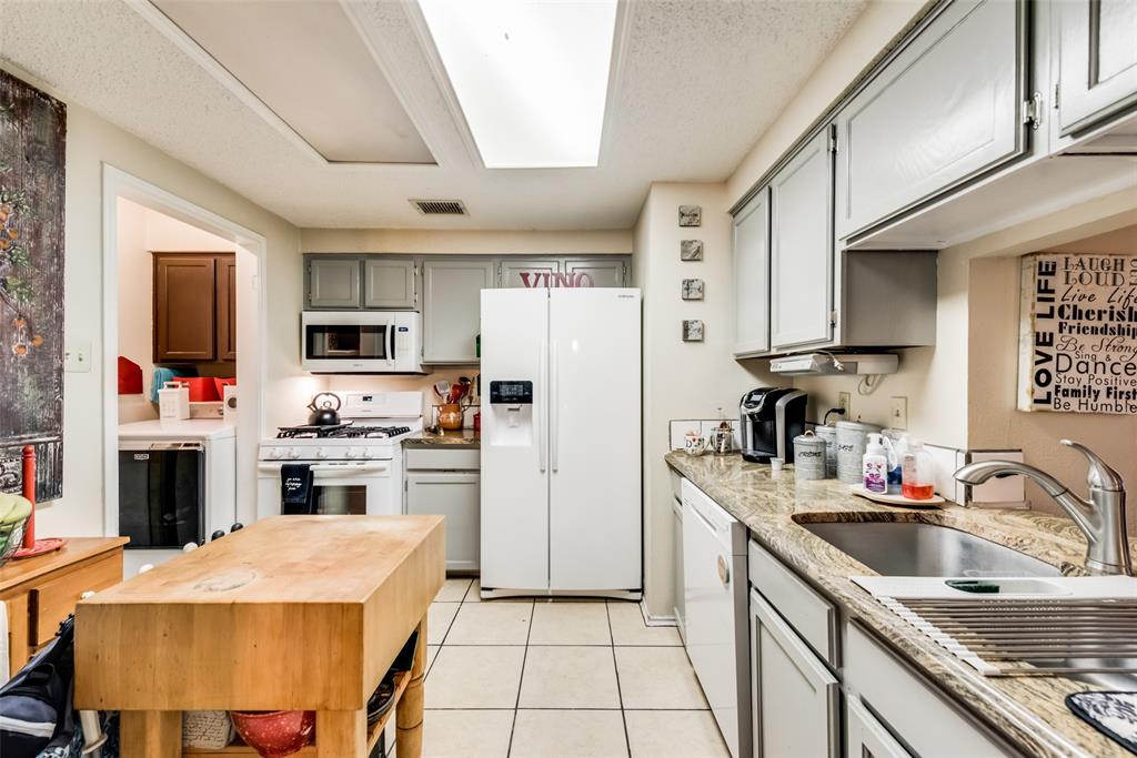 4953 Oak Bluff Property Photo 5