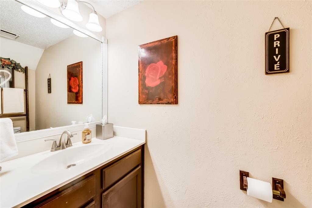 4953 Oak Bluff Property Photo 10