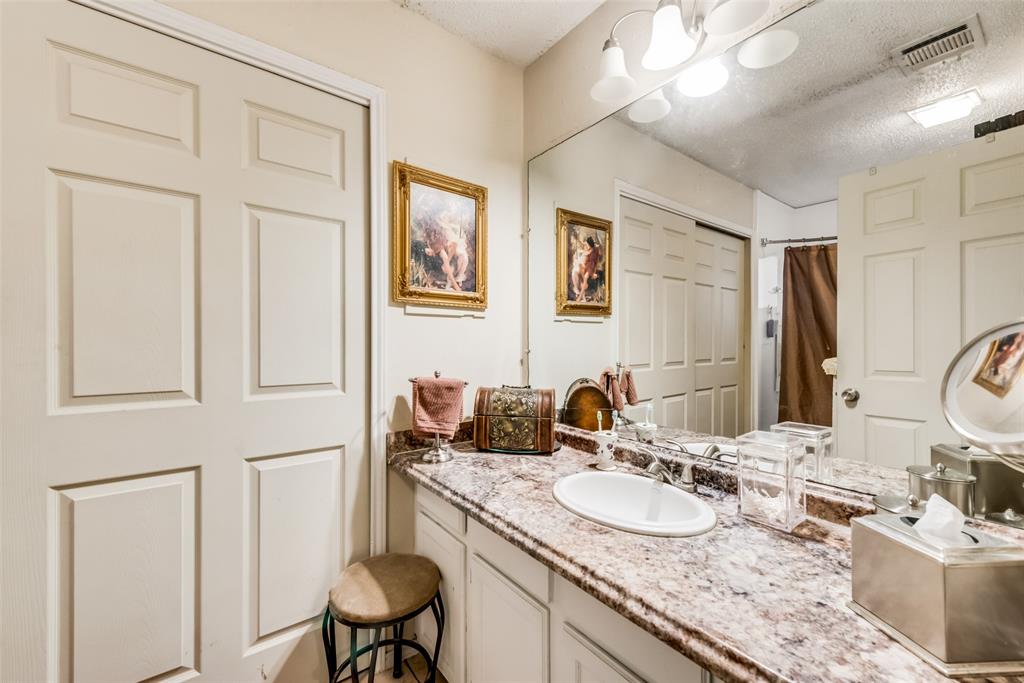 4953 Oak Bluff Property Photo 14