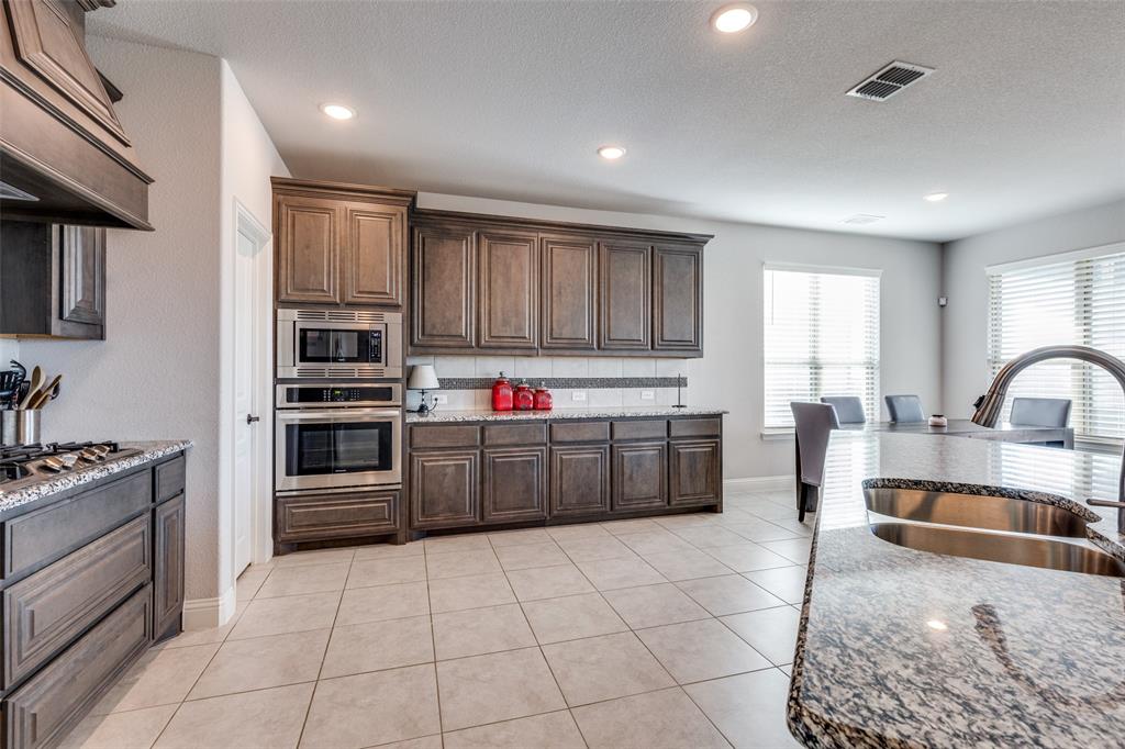1048 Kingston Drive Property Photo 3